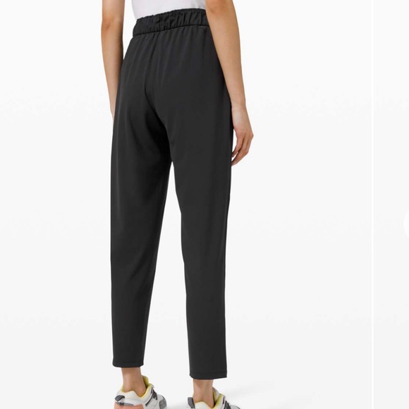 LULULEMON Black Luxtreme Keep Moving Pant, size 4 - Picture 1 of 11